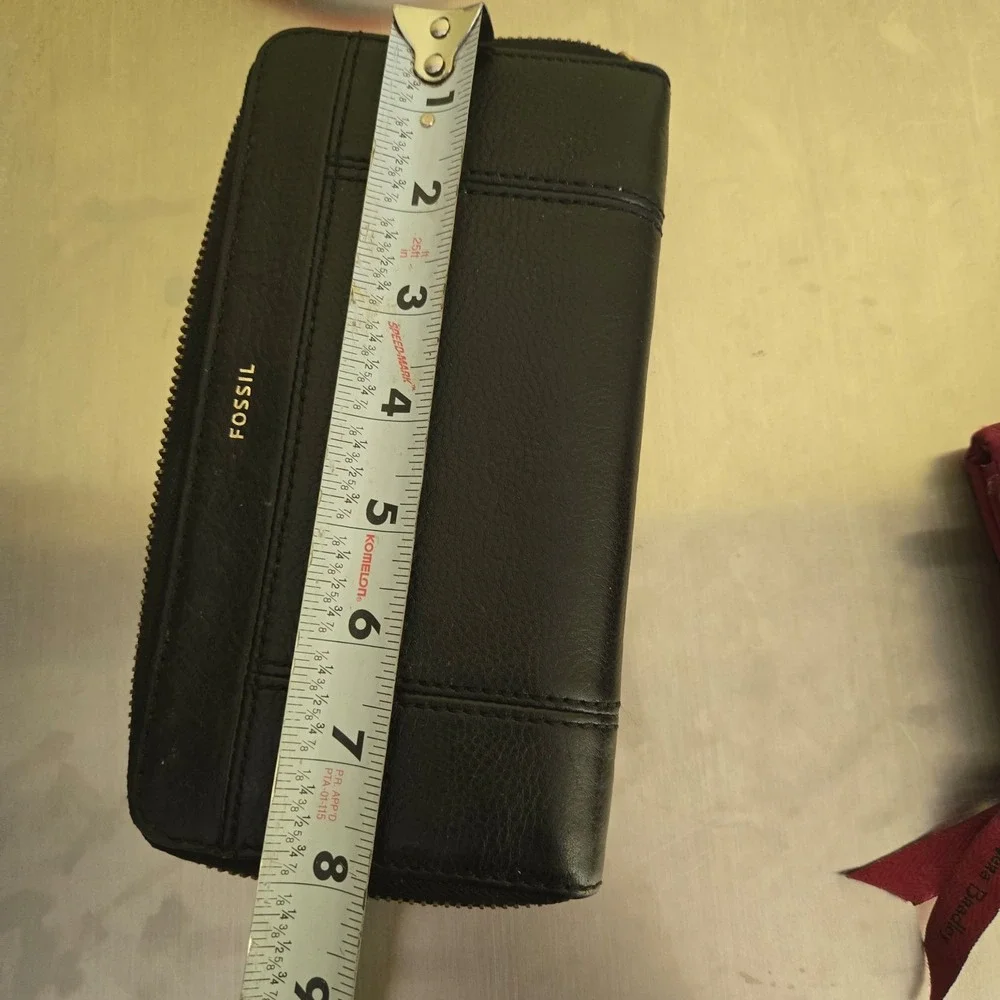 fossil black wallet zip around